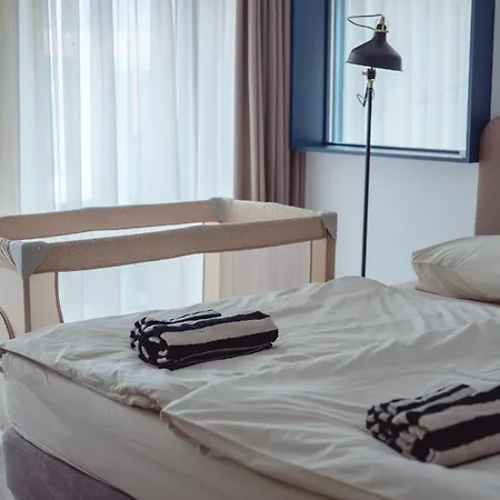 Apartmán Premium Loft ǀ 2-bedrooms, Ac, 85 Sqm, Free Parking *